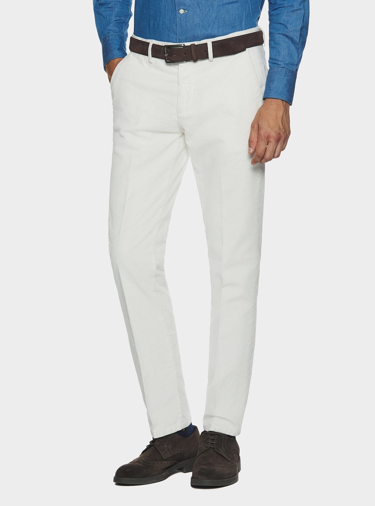 Chinos in interrupted-rib corduroy